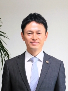 弁護士　中嶋慎治